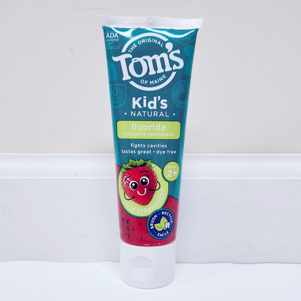 ⭐4/$15 Tom's of Maine Children's Fluoride Toothpaste Silly Strawberry